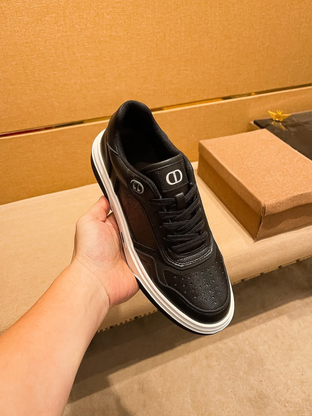 Men's shoes💰 440💰[Dior]🔥 High-end men's shoes brand official website 1:1 latest masterpiece: the upper is made of Italian imported first-layer cowhide with a comfortable and breathable lining➕original non-slip and wear-resistant outsole🔥, making walking more convenient and comfortable! An exclusive new model, a stunning work, a beautiful 1:1 replica [color] compared to the official quality! Create a fashionable personality to set off your uniqueness! A must-have for trendy men! Classic 🔥 Size: 38-44 Color: 🔥 2⃣️ colors available 🔥.